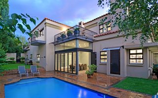 5 Bedroom Cluster in Bedfordview