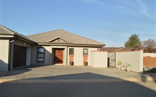 3 Bedroom Cluster in Brentwood Park