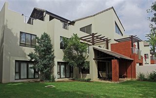 3 Bedroom Apartment in Bryanston