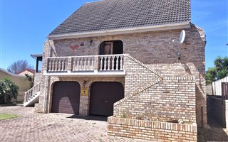 5 Bedroom House in Jeffreys Bay