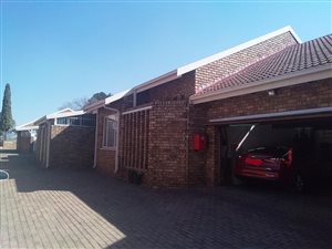 3 Bed Townhouse in Vanderbijlpark CW3