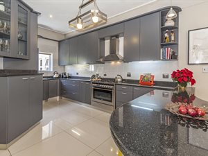5 Bed House in Fairview Heights