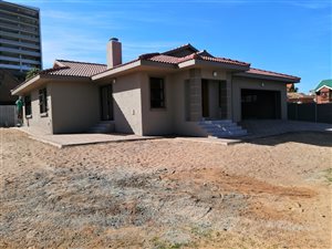 3 Bed House in Diaz Beach