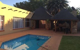 3 Bedroom House in Flamwood