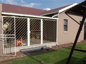5 Bedroom House in Bakerton