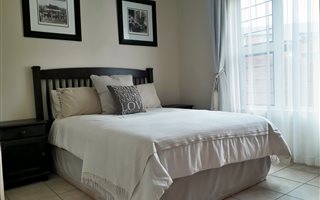 2 Bedroom Apartment in Mooikloof Heights