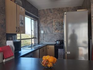 2 Bed Apartment in Ravensklip