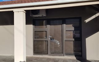 28 m² Commercial space in Oatlands