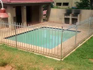 2 Bed Flat in Montclair