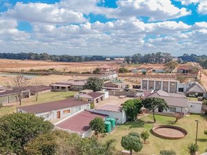 17.9 ha Farm in Zesfontein AH