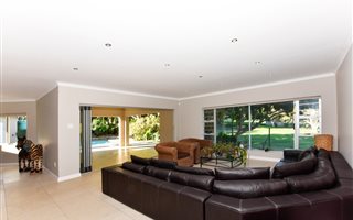 4 Bedroom House in Sardinia Bay