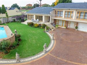 4 Bed House in Edenglen