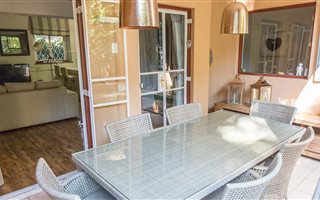 2 Bedroom Apartment in Melrose Estate