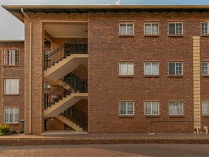 3 Bed Apartment in Glen Lauriston