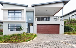 4 Bedroom Townhouse in Beverley Hills Estate
