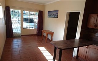 1 Bedroom Garden Cottage in Garsfontein