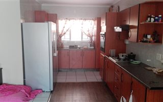 3 Bedroom House in Eldoraigne