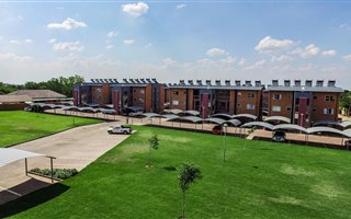 2 Bedroom Apartment in Montana Park