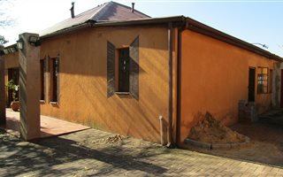 270 m² Office Space in Westdene