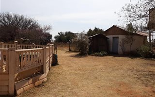 1700 m² Farm in Hillside AH