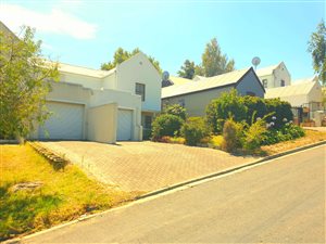 2 Bed Duplex in Cloetesville