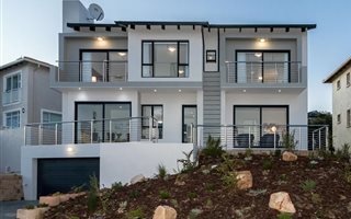 3 Bedroom House in Pinnacle Point Golf Estate