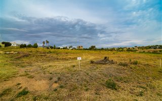 665 m² Land available in Eagle Canyon Golf Estate