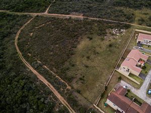 7591 m² Land available in Oatlands North