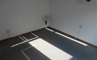 20 m² Retail Space in Nirvana