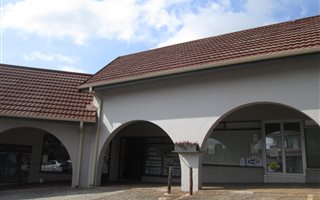 94 m² Commercial space in White River