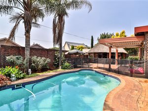 3 Bed House in Farrarmere