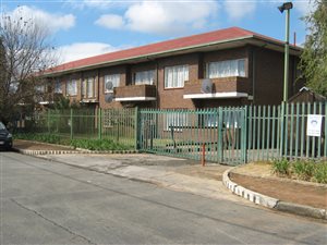 2 Bed Apartment in Driehoek
