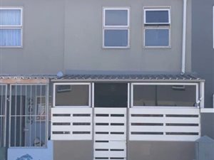 3 Bed House in Pelikan Park