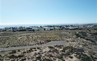 604 m² Land available in Britannia Bay