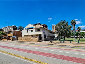 Commercial space in Sunnyside