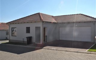 3 Bedroom Townhouse in Parkrand