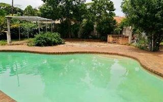 4 Bedroom House in Athlone Park