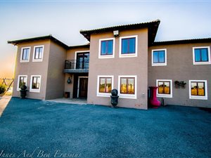 7.8 ha Farm with House in Riversdale