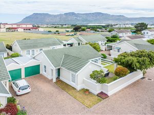 3 Bed Cluster in Bergvliet
