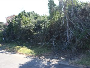 837 m² Land available in Cintsa