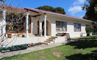 3 Bedroom House in Mossel Bay Central