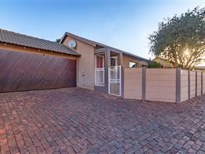 2 Bed Townhouse in Allens Nek