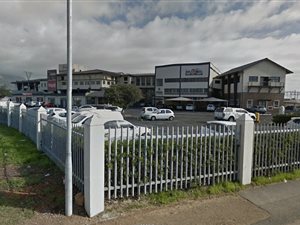 365 m² Office Space in Ndabeni
