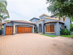 4 Bed House in Blue Valley Golf Estate