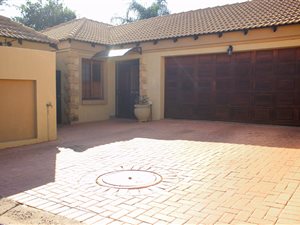 2 Bed House in Montana Park
