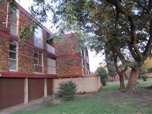 2 Bed Apartment in Vanderbijlpark SW1