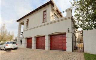 4 Bedroom House in Featherbrooke