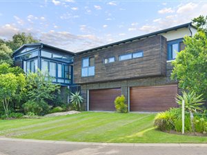5 Bed House in Helderfontein Estate