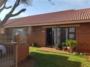 2 Bed House in Camelot