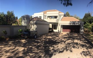4 Bedroom House in Country Lane Estate